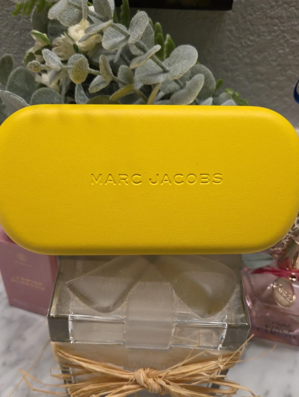 NWOT Marc Jacobs Navy Blue Square Sunglasses with Yellow Case And Cloth